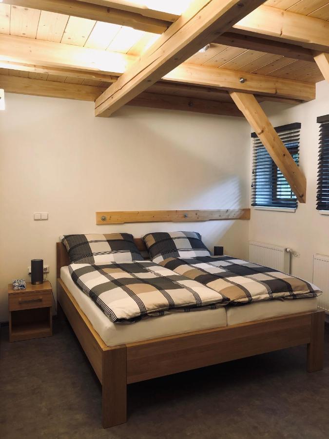 Kamenacka Myslivna Hotel Moravany  Luaran gambar