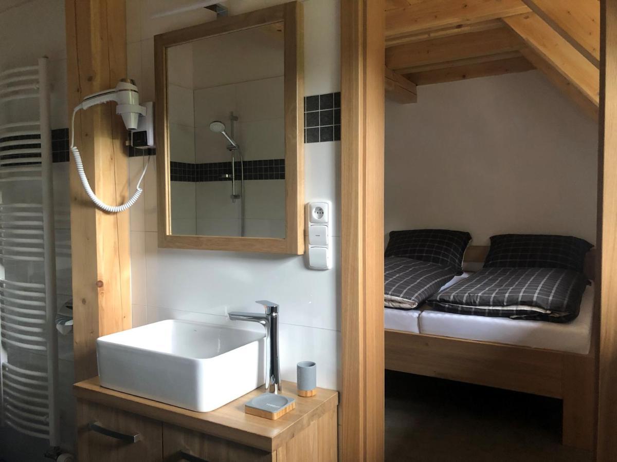 Kamenacka Myslivna Hotel Moravany  Luaran gambar