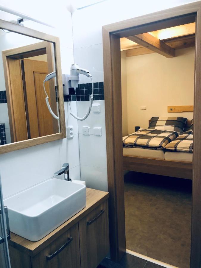 Kamenacka Myslivna Hotel Moravany  Luaran gambar
