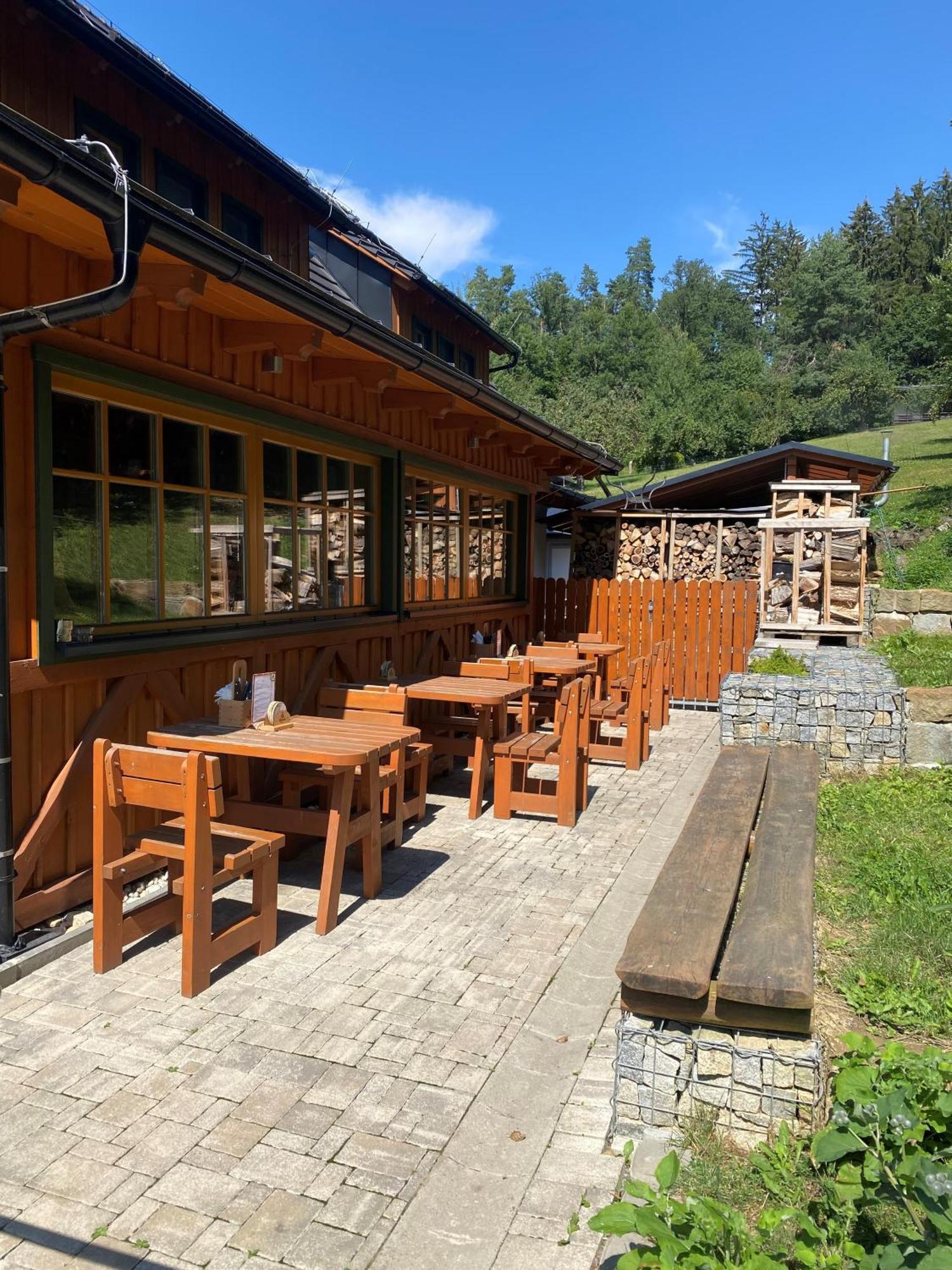 Kamenacka Myslivna Hotel Moravany  Luaran gambar